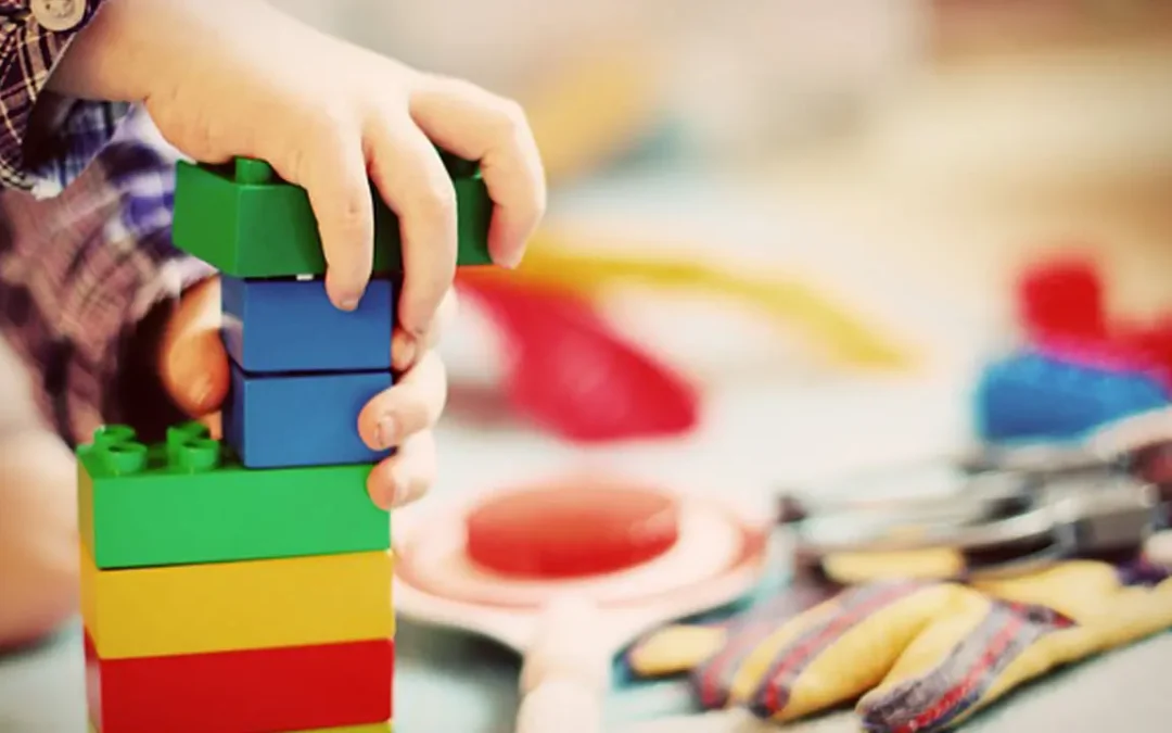 6 Juegos para niños de 0 a 10 años que te ayudarán a estimular el desarrollo de tus hijos